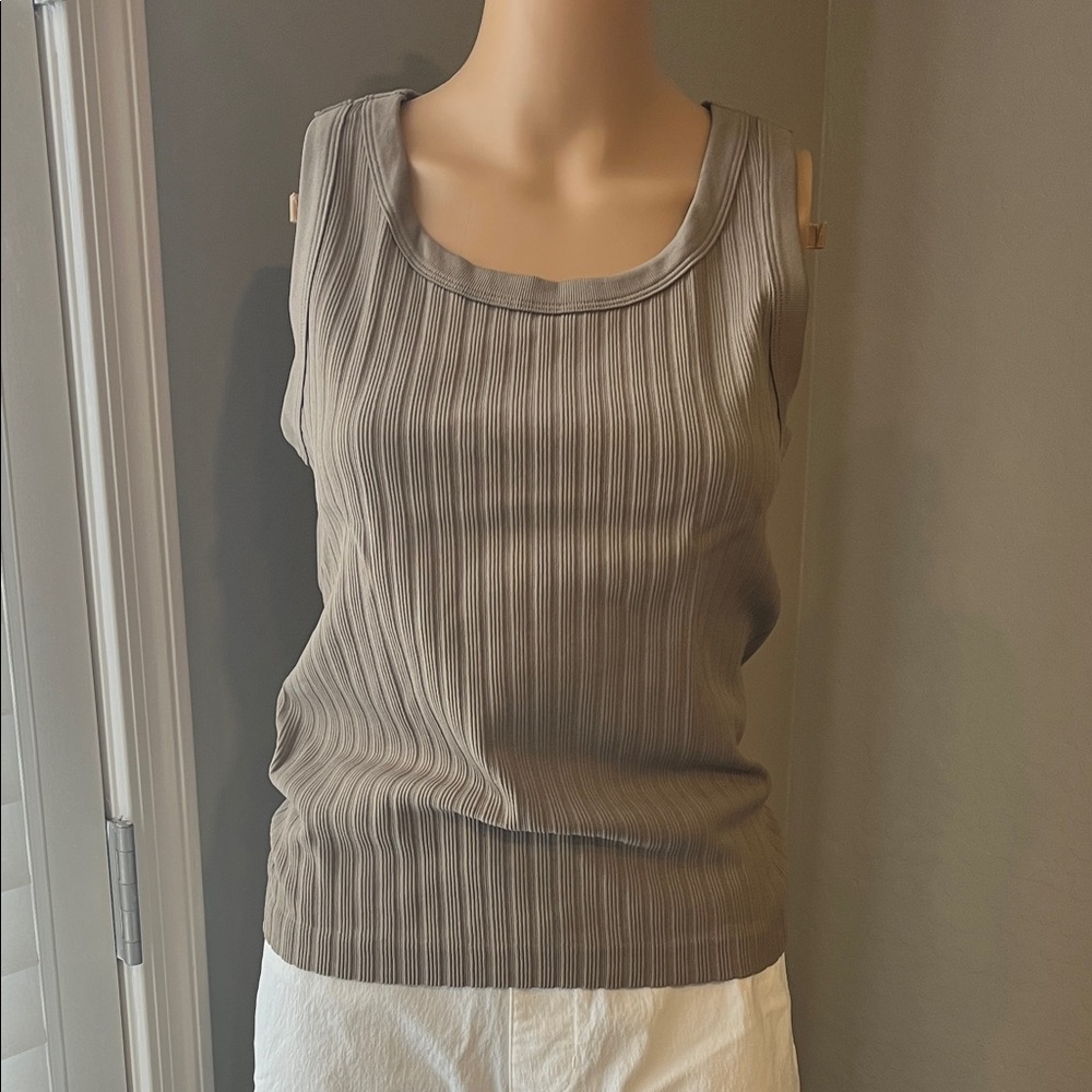 Adrienne Vittadini Tan Sleeveless Top S/M